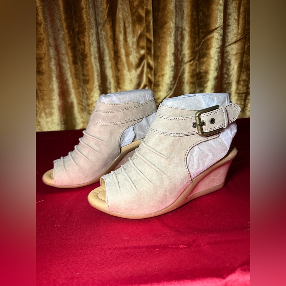 Earth wedge heel shoes